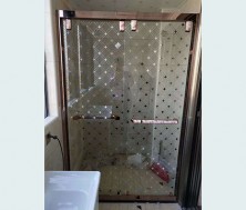 夹丝玻璃