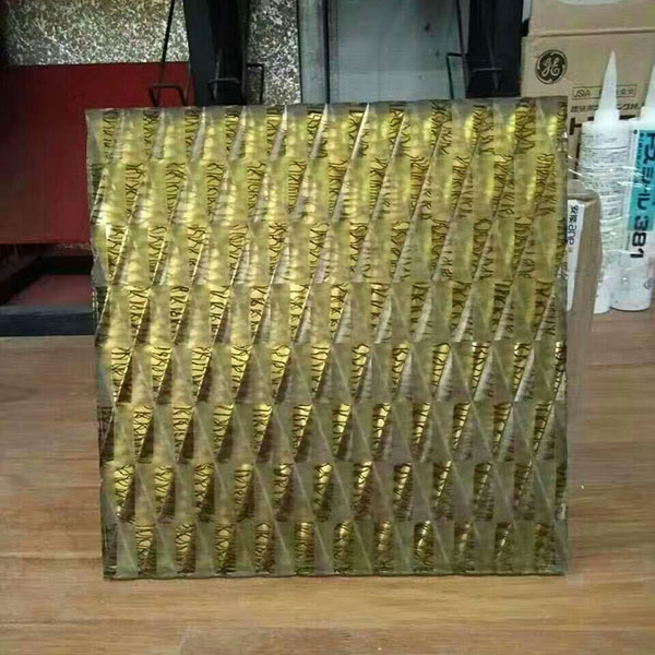 夹丝玻璃